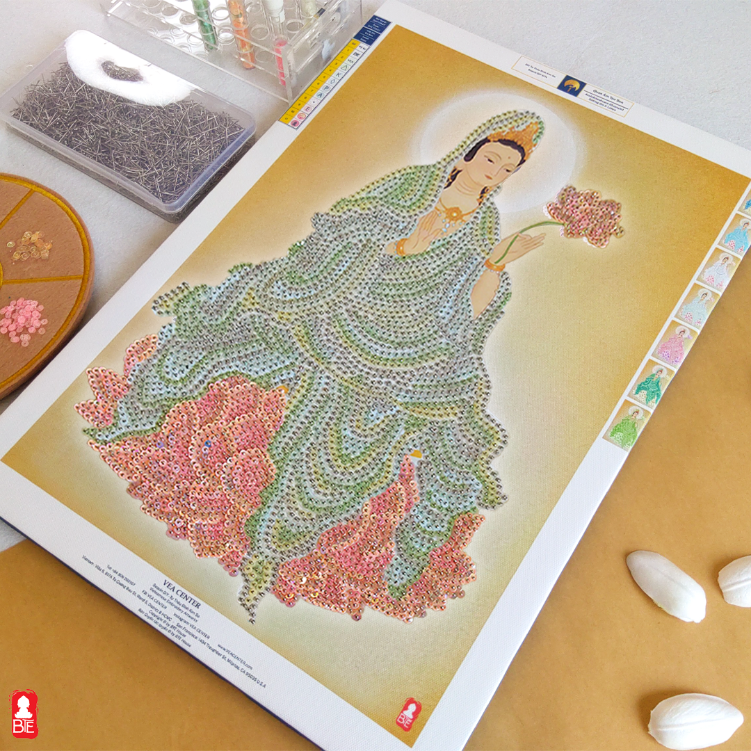 BTE Bộ Tự Đính - Quan Âm Toạ Sen - Áo Trắng Ngọc - Tranh Đính Kim Sa - BT002